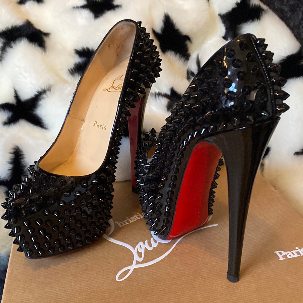 Christian Louboutin Daffodile Spikes